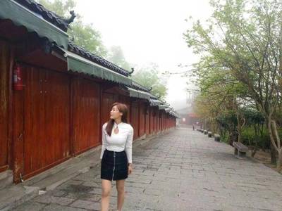 张家界美女导游-超级耐看细心型导游,值得收藏啦啦