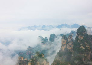 去张家界过春节 请当地口碑好的 美女导游 享受纯净美丽天空