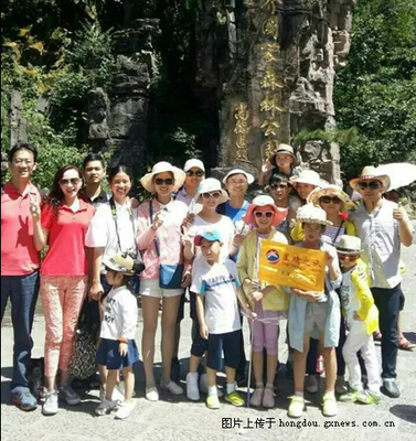 来张家界旅游吧!张家界导游推荐\自由行纯玩线路介绍\-掌上红豆